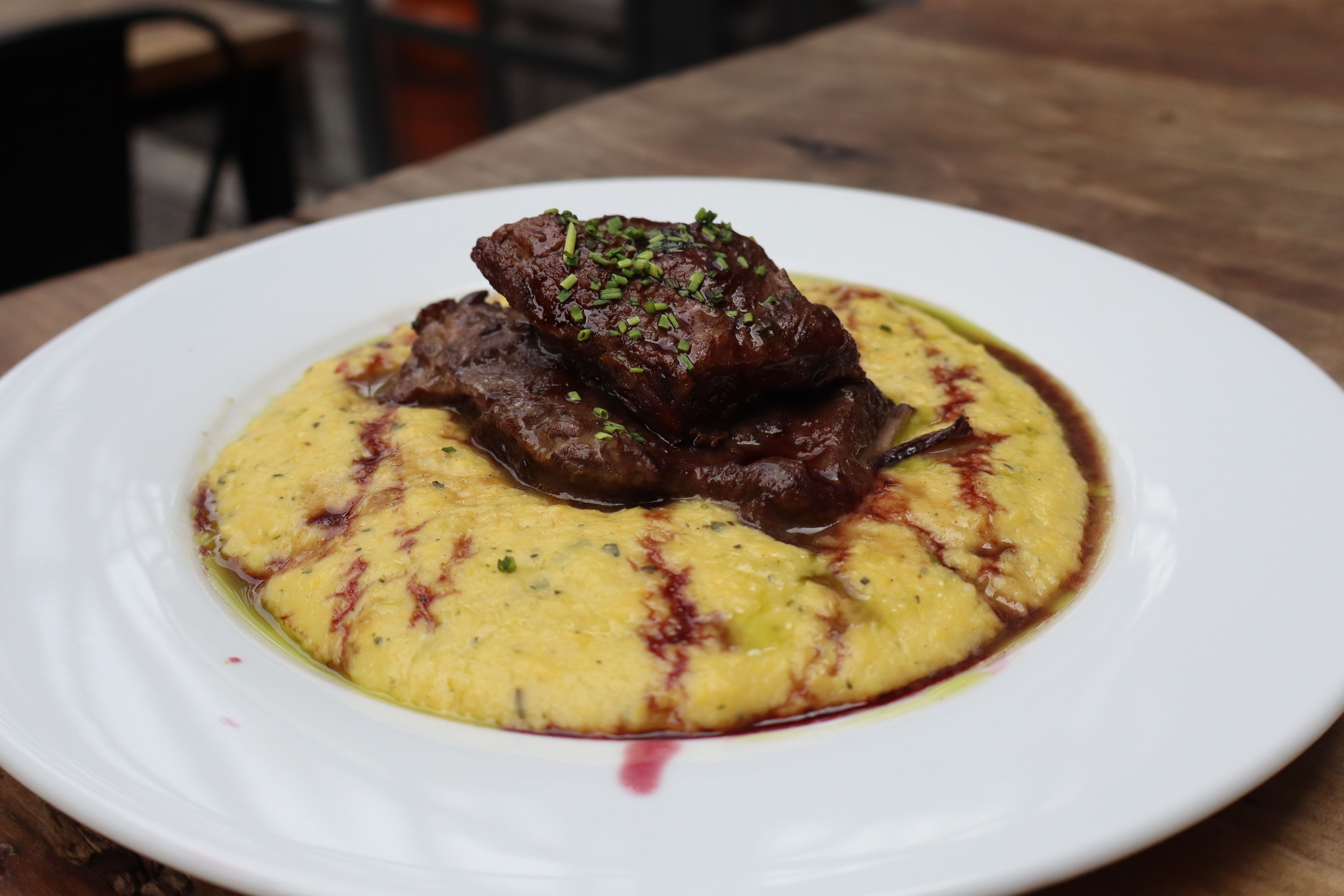 Pastelera con Mechada